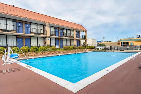 OYO Hotel Bossier City LA - Red River image 10